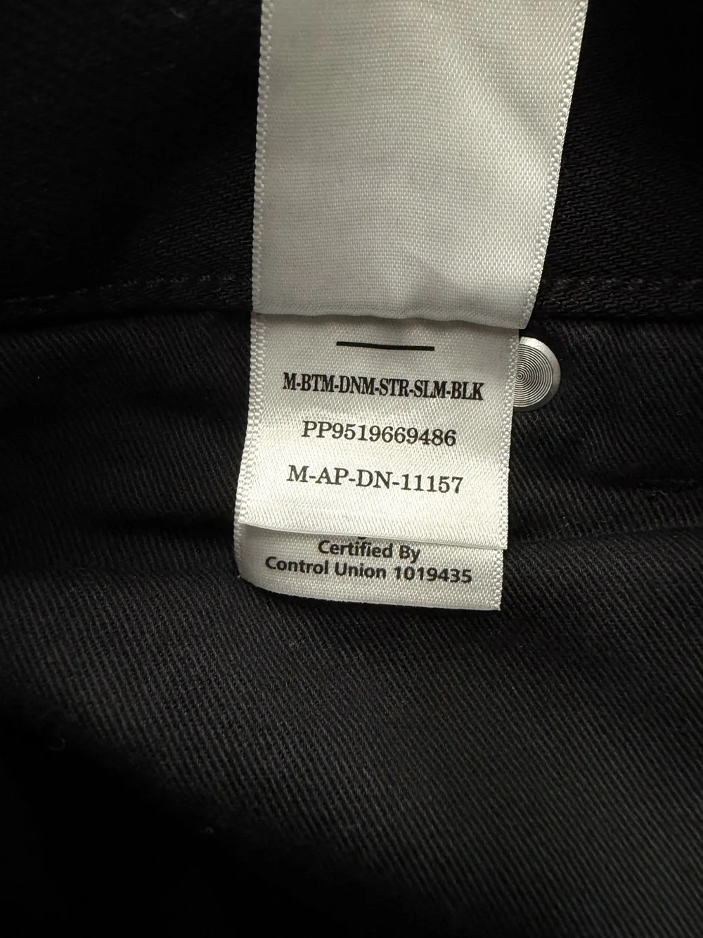 Everlane The Slim 4-Way Stretch Organic Jean in black Size 33x30